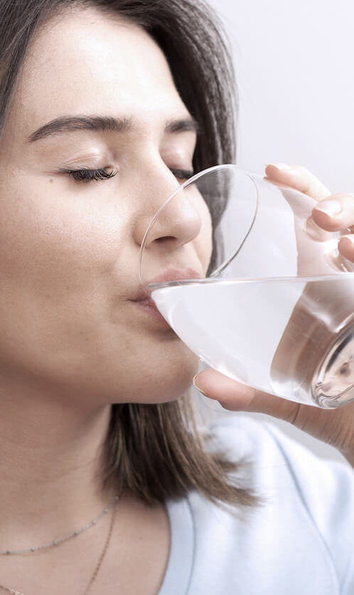 Wasser trinken Frau