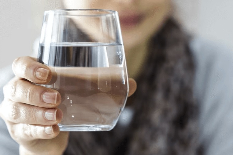 Dehydration - Wasser im Glas